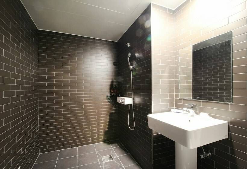 스탠다드 룸, 17th