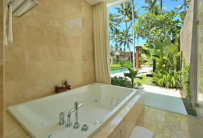 ویلای لوکس 1 خوابه, Candi Beach Villas