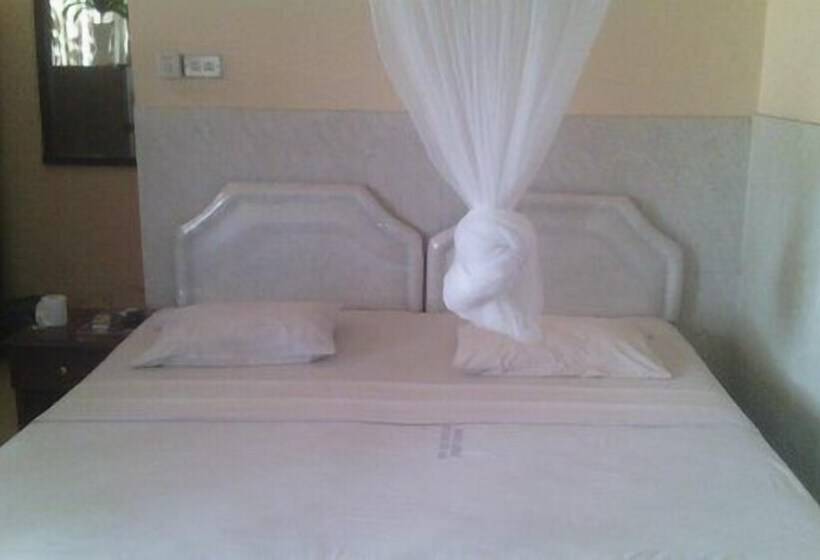 سوییت لوکس, Cross Way Executive Hotel Cwe