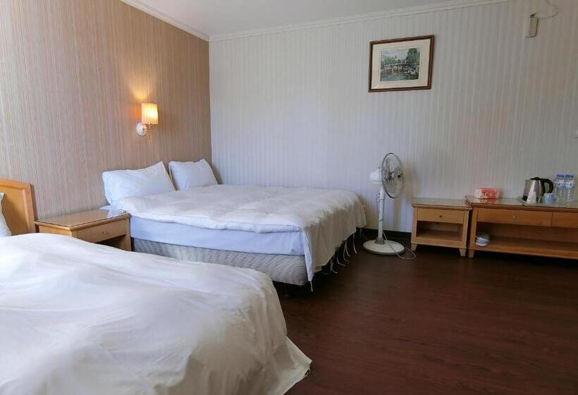 اتاق استاندارد چهار تخته, Hermes