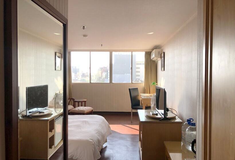 اتاق کلاس بیزنس, Hermes