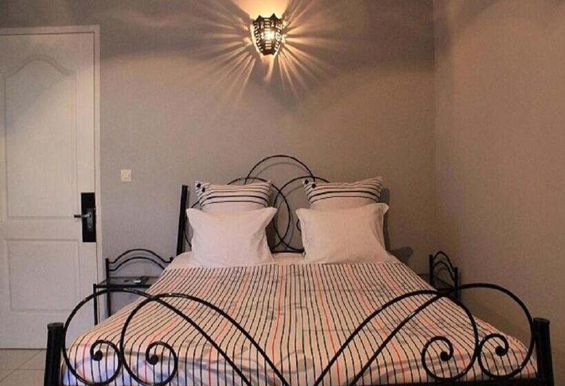 اتاق استاندارد, K.méléon Hôtel