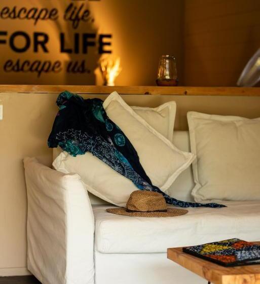 דירת חדר נוף לבריכה, Mwezi Boutique Resort