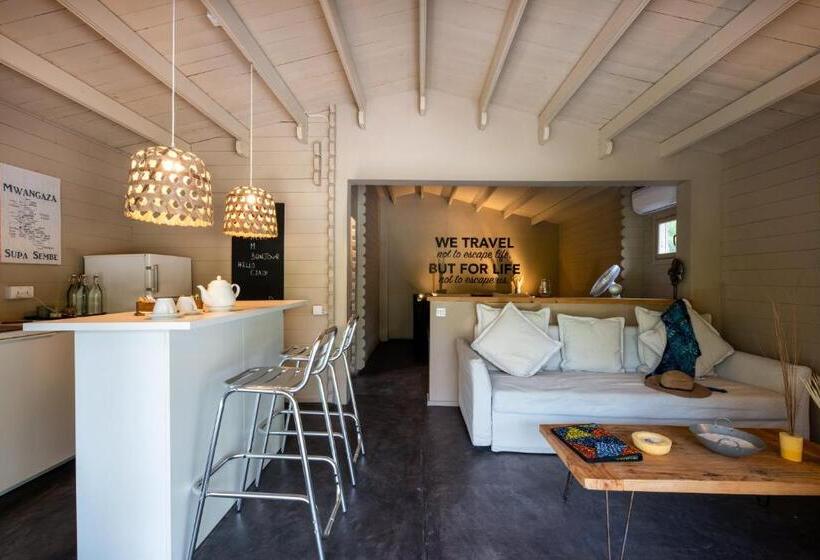 דירת חדר נוף לבריכה, Mwezi Boutique Resort