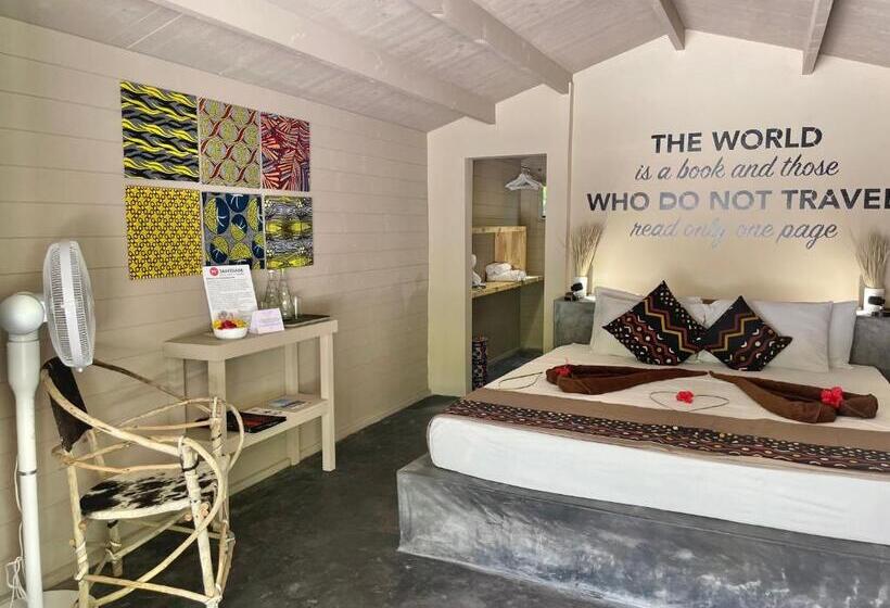 חדר סטנדרט נוף לבריכה, Mwezi Boutique Resort