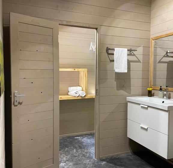 חדר סטנדרט נוף לבריכה, Mwezi Boutique Resort