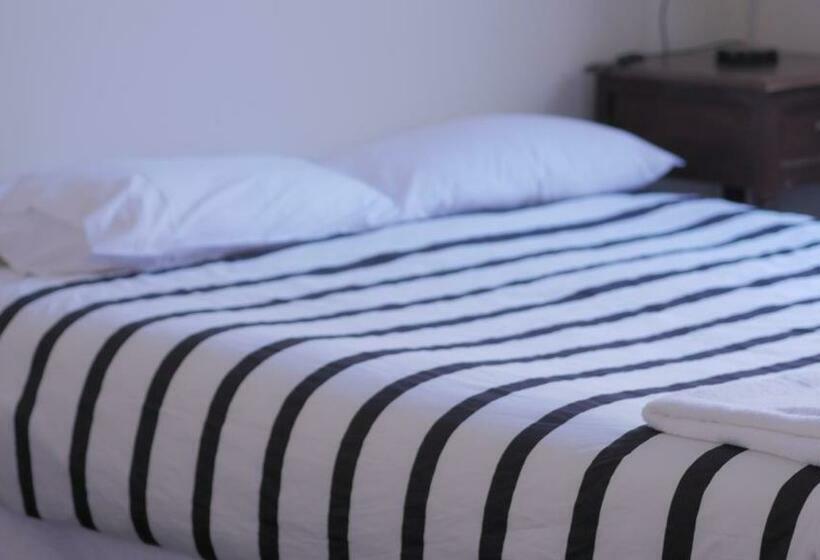 バス共有のスタンダードルーム, National Hotel Toowoomba