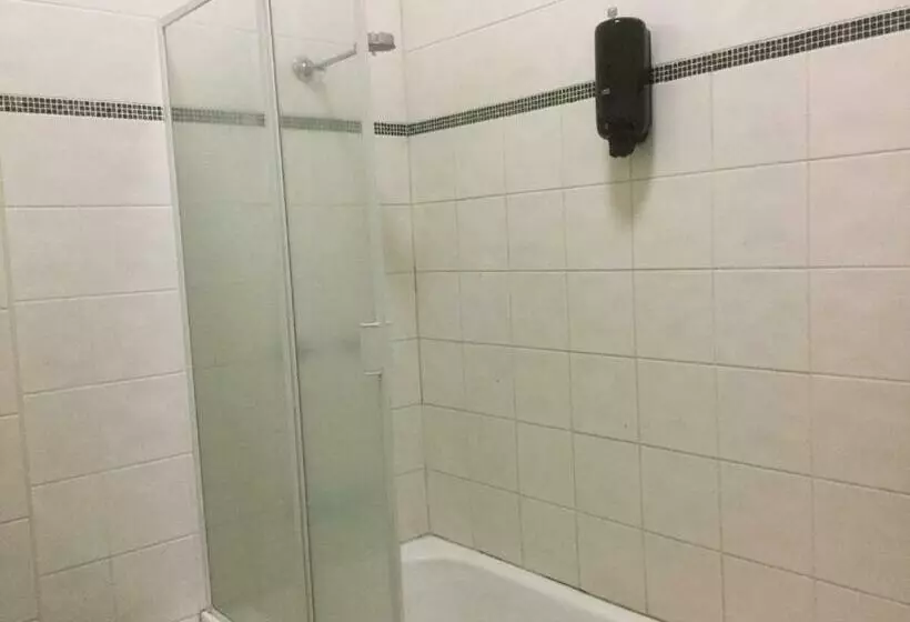 バス共有のスタンダードルーム, National Hotel Toowoomba