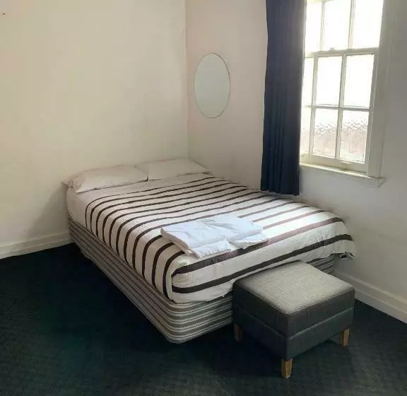 バス共有のスタンダードルーム, National Hotel Toowoomba