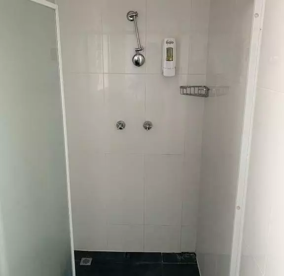 バス共有のスタンダードルーム, National Hotel Toowoomba