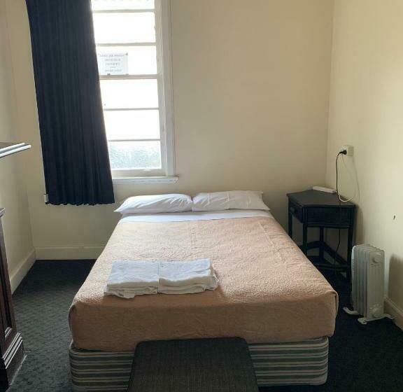 バス共有のスタンダードルーム, National Hotel Toowoomba