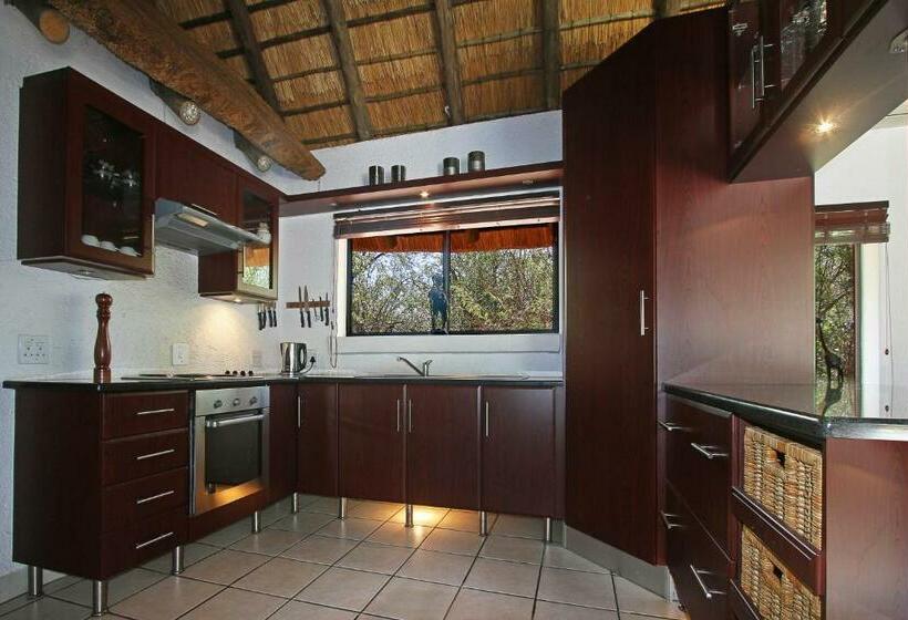 בית, חדר שינה 1, Normann Safari Bush Lodge