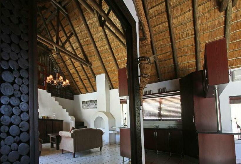 בית, חדר שינה 1, Normann Safari Bush Lodge