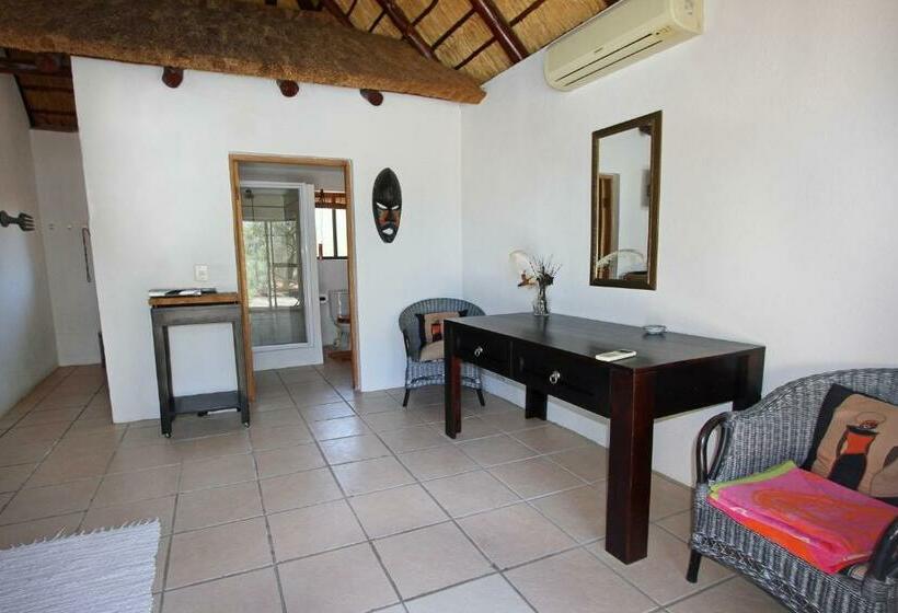 בית, חדר שינה 1, Normann Safari Bush Lodge