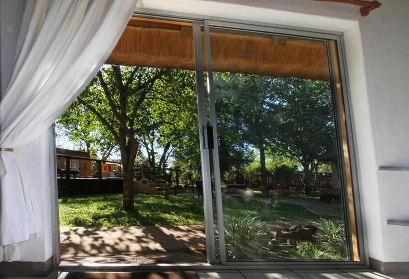 בקתת חדר, Normann Safari Bush Lodge