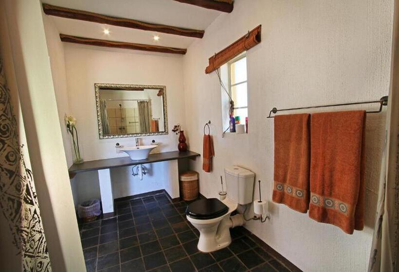 בקתת חדר, Normann Safari Bush Lodge