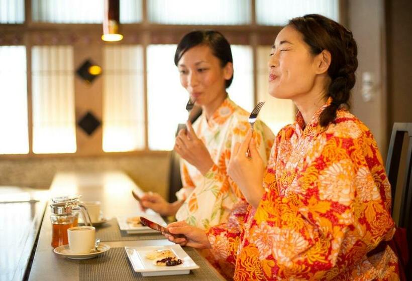 חדר סטנדרט לארבעה, Shinyu No Yado Sazana