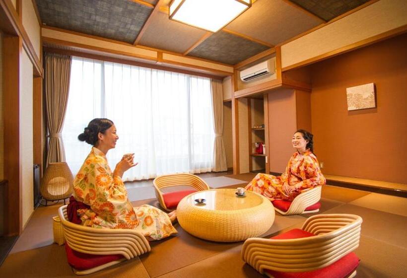 חדר סטנדרט לארבעה, Shinyu No Yado Sazana