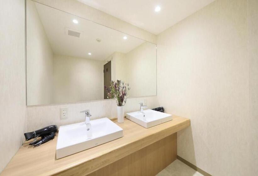 מיטה בחדר משותף, Kokotel Hakodate