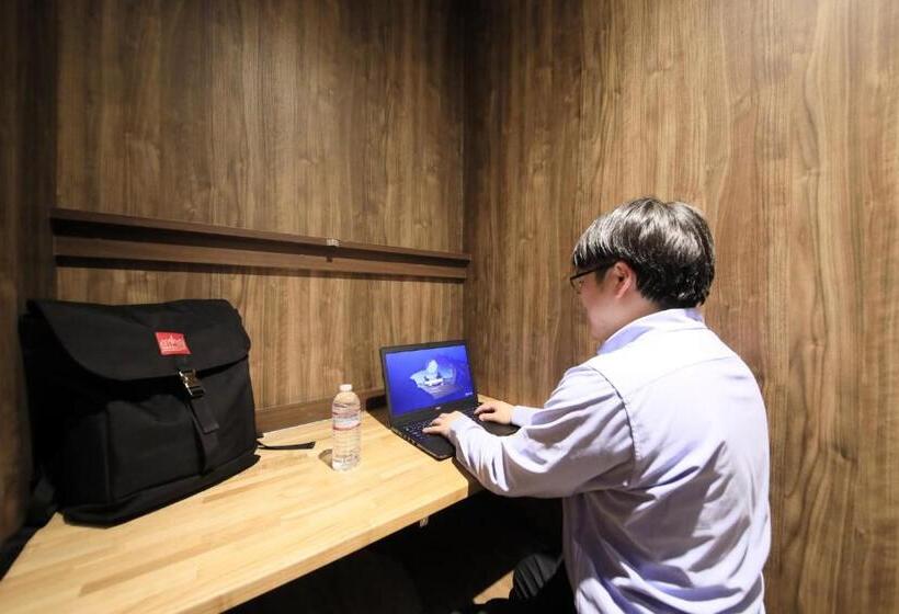 מיטה בחדר משותף, Kokotel Hakodate