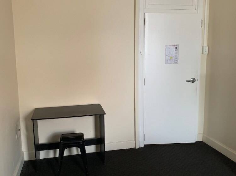 Номер Стандарт, National Hotel Toowoomba