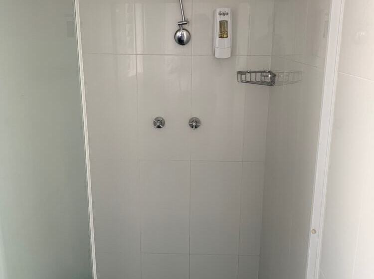 スタンダード4人部屋, National Hotel Toowoomba