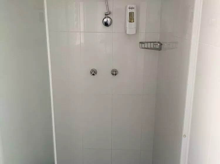 スタンダード４人部屋, National Hotel Toowoomba
