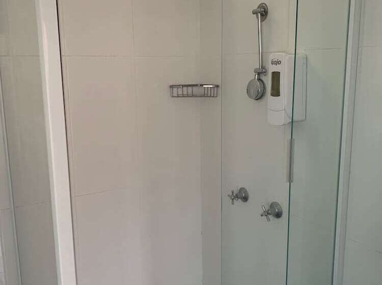 スタンダード4人部屋, National Hotel Toowoomba