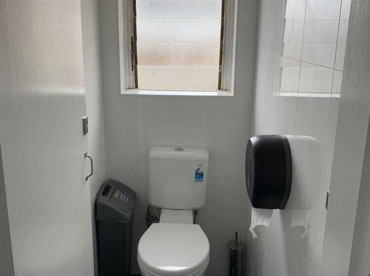 Четырехместный Номер Стандарт, National Hotel Toowoomba