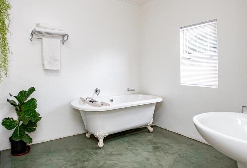 Люкс Семейный 2 Спальни, 84 On Fourth Guest House