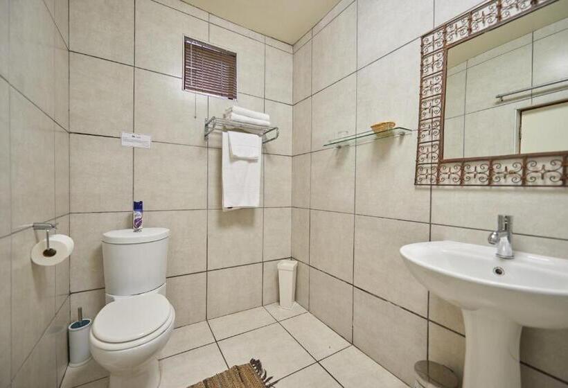 Классический Номер, 84 On Fourth Guest House