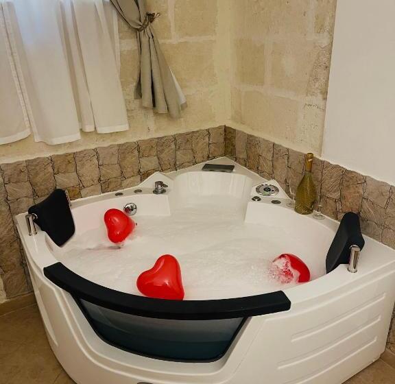 חדר סטנדרט עם ג'קוזי, Antica Mateola