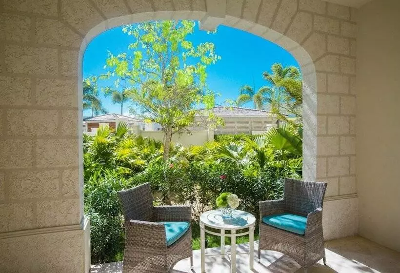 سوئیت جونیور با چشم‌انداز باغ, The Shore Club Turks & Caicos
