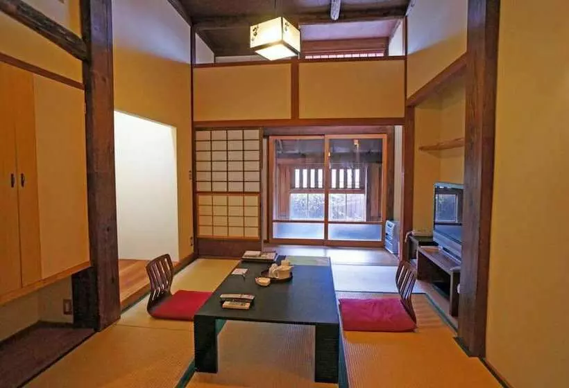 Standard-huone, Mujinzo