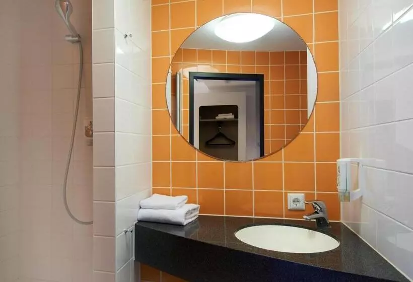 Perhehuone, B&b Hotel Frankfurt Nord