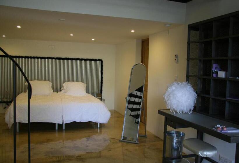 חדר דלוקס נוף לגינה, Couleur Lavande