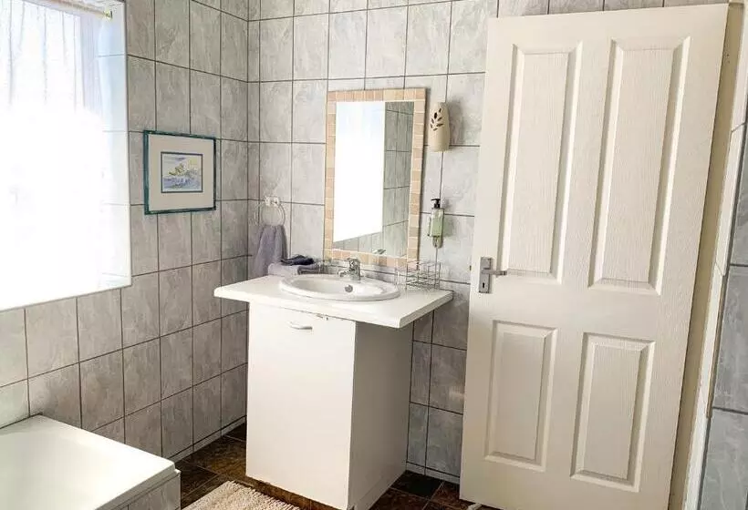 Standard Kolmen Hengen Huone, Marina Martinique B&b