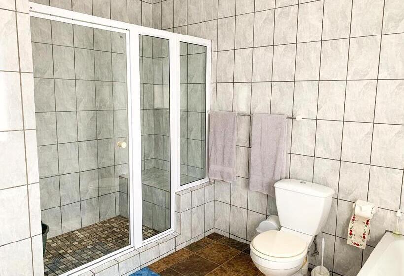 غرفة قياسية ثلاثية, Marina Martinique B&b