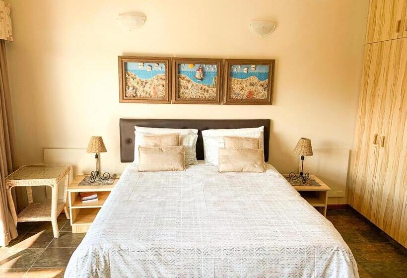 غرفة قياسية مزوَّدة بشُرفة, Marina Martinique B&b