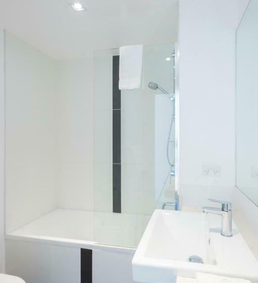 דירת שני חדרים, Eastwood Apartments