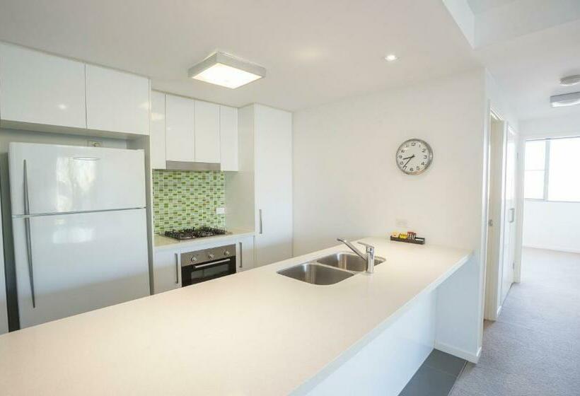 דירת שני חדרים, Eastwood Apartments