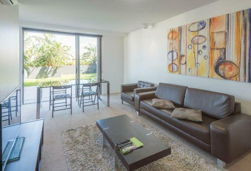 דירת שני חדרים, Eastwood Apartments