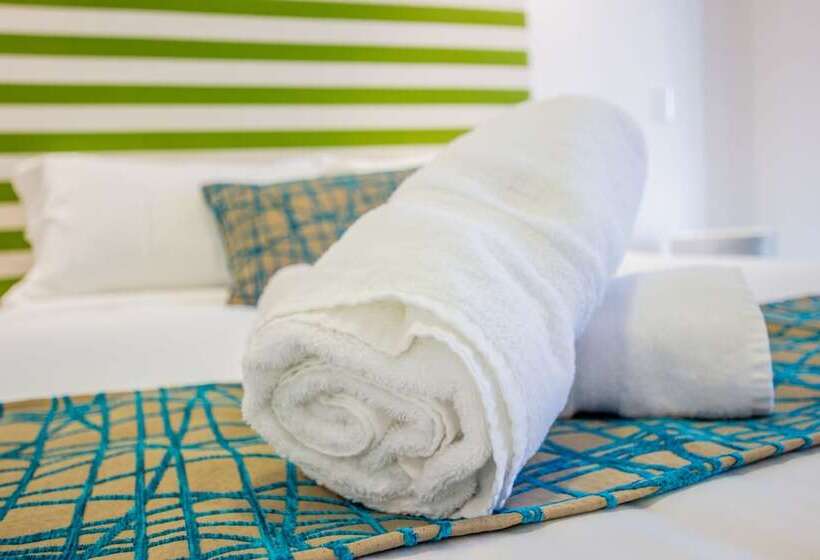 דירת חדר, Eastwood Apartments