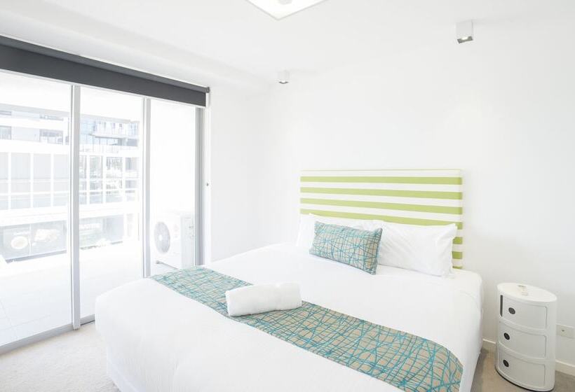 דירת שני חדרים, Eastwood Apartments