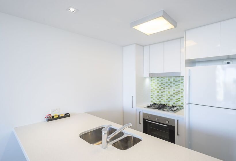 דירת שני חדרים, Eastwood Apartments