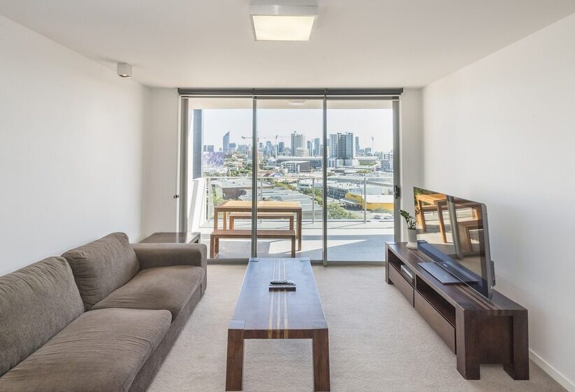 דירת שני חדרים, Eastwood Apartments