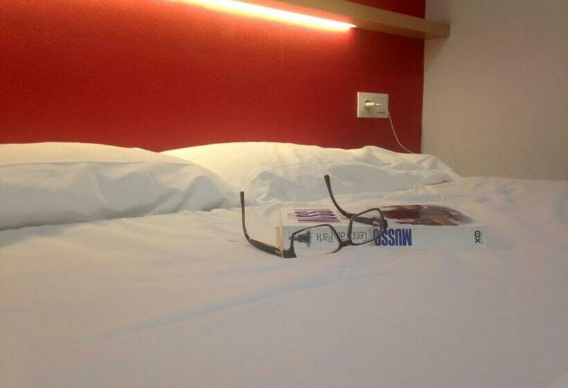 Quarto standard, Eklo Hotels Le Mans