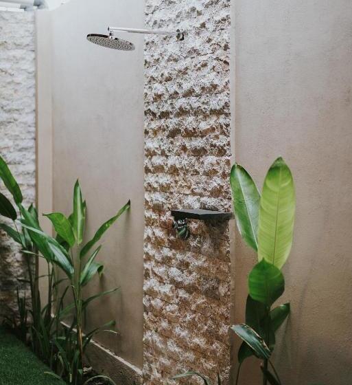 Egyszobás Villa, Royal Casa Ganesha