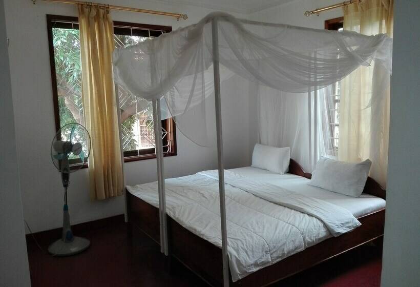 Deluxe Room Mountain View, Kilimanjaro Safaris Lodge