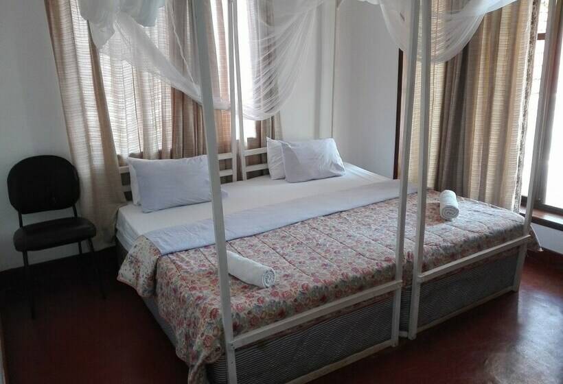 Deluxe Room Mountain View, Kilimanjaro Safaris Lodge